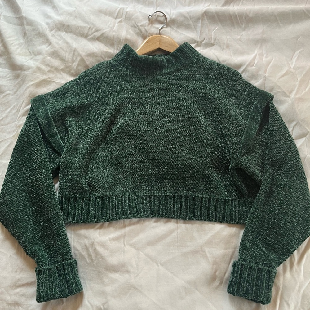 Urban Outfitters cropped green sweater SIZE S